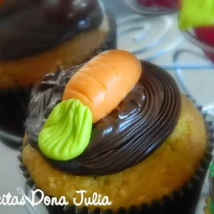 Cupcake de cenoura com ganache