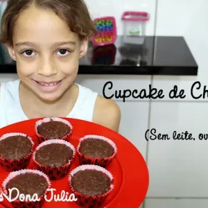 Cupcake de chocolate sem leite e ovos