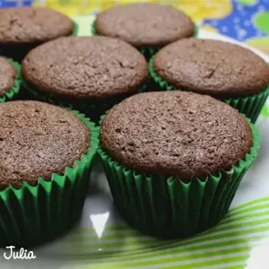 Cupcake de chocolate sem leite e ovos