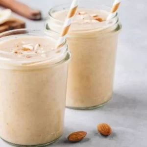 Smoothie de Banana, Amêndoas e Leite de Coco