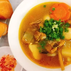 Sopa de Legumes com Carne e Caldo de Osso