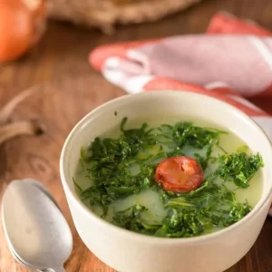 Caldo Verde Tradicional: A Receita Completa e Deliciosa!